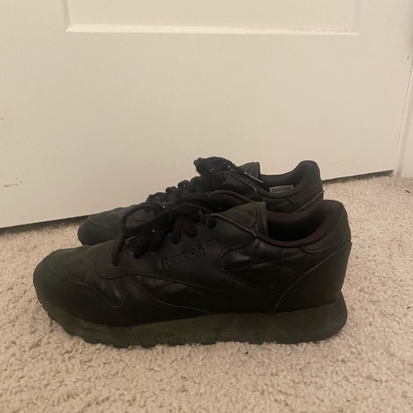 Reebok - Classic Leather Quilted Sneakers - Black - Size 36 (6US) - Picture 6 of 8